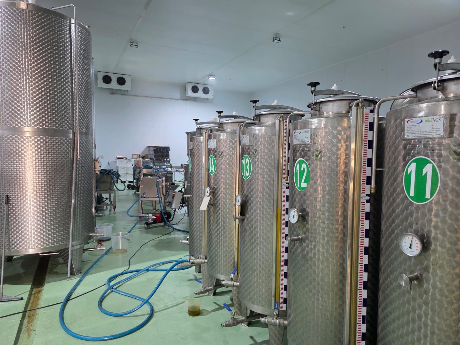 Doğallığını koruyan ürünlerimiz, paslanmaz çelik tanklarda güvenle hazırlanır.